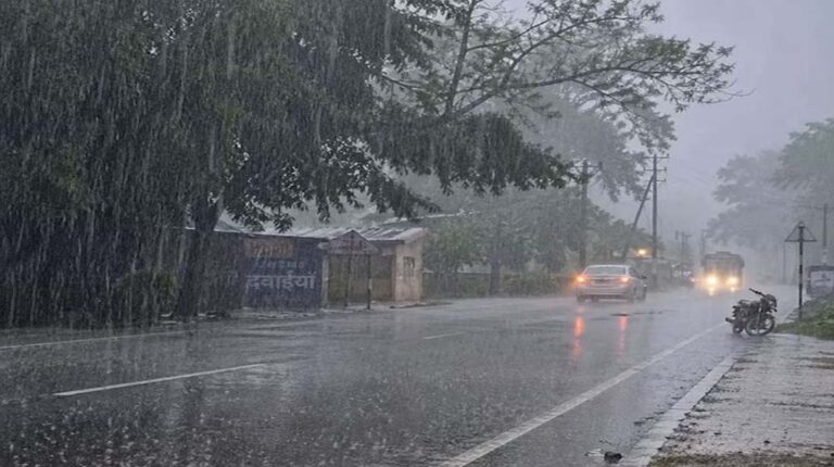 Weather Update 31 July: मॉनसून ने पकड़ी रफ्तार, यूपी-बिहार समेत 15 राज्यों में झमाझम बारिश का अलर्ट