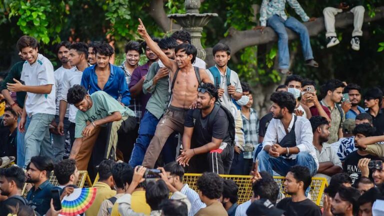 MOTN Survey: Gen-Z के लिए नौकरी सबसे बड़ा मुद्दा, 53 फीसदी युवाओं ने बताई पहली प्राथमिकता