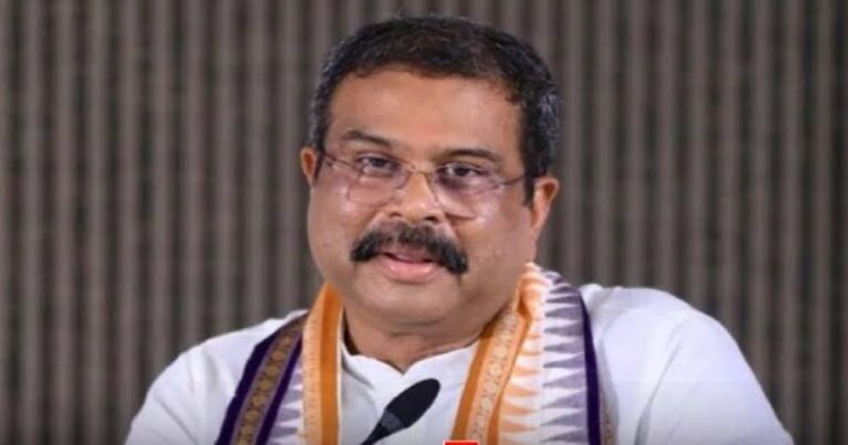 नीट पेपर लीक विवाद पर धर्मेंद्र प्रधान का बड़ा बयान, बोले- पद मेरे लिए महत्वपूर्ण नहीं