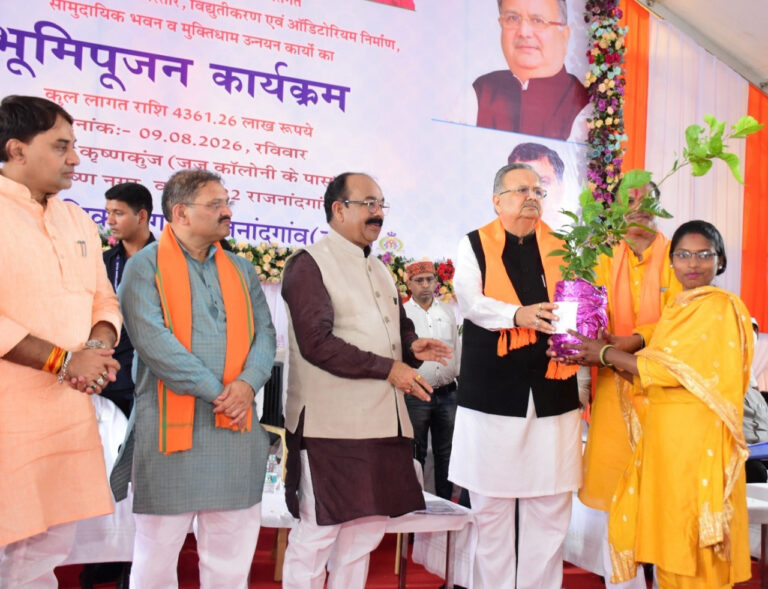 राजनांदगांव में 43.61 करोड़ के कार्यों का भूमिपूजन, 15.92 करोड़ की लागत से बनेगा प्रदेश का सबसे बड़ा 2000 सीटर ऑडिटोरियम…..