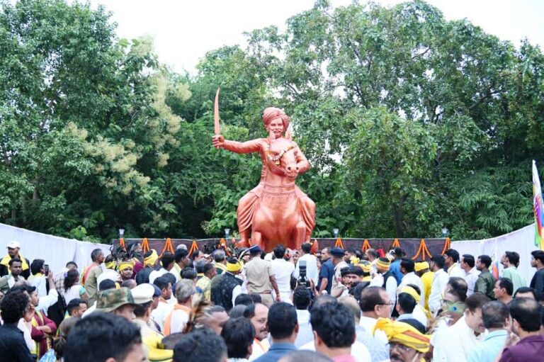 शहीद वीर नारायण सिंह का जीवन सेवा, संघर्ष और राष्ट्रप्रेम की मिसाल : उप मुख्यमंत्री अरुण साव…..