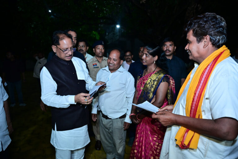 बगिया में मुख्यमंत्री विष्णु देव साय ने सुनी आम लोगों की आवाज, समस्याओं के निराकरण के दिए सख्त निर्देश….