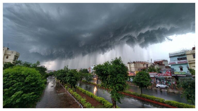17 अगस्त को 19 राज्यों में भारी बारिश-आंधी का अलर्ट, 85 किमी/घंटे तक चलेंगी हवाएं