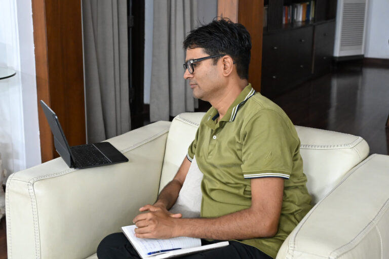 सेवा संकल्प अभियान को लेकर वित्त मंत्री ओपी चौधरी ने जशपुर के जनप्रतिनिधियों से की वर्चुअल बैठक…..