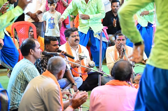 रामधुनी कार्यक्रम में शामिल हुए उप मुख्यमंत्री एवं कवर्धा विधायक विजय शर्मा, लक्ष्मीनारायण मंदिर में पूजा-अर्चना कर प्रदेश की सुख-समृद्धि की कामना की…..