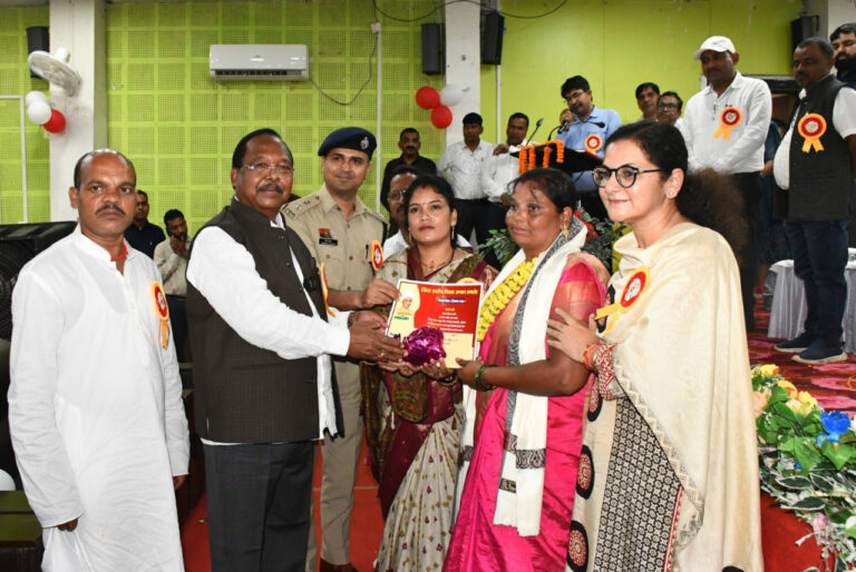 सेवा संकल्प अभियान और राष्ट्रीय पोषण माह की गतिविधियों की मंत्री लक्ष्मी राजवाड़े ने की समीक्षा….