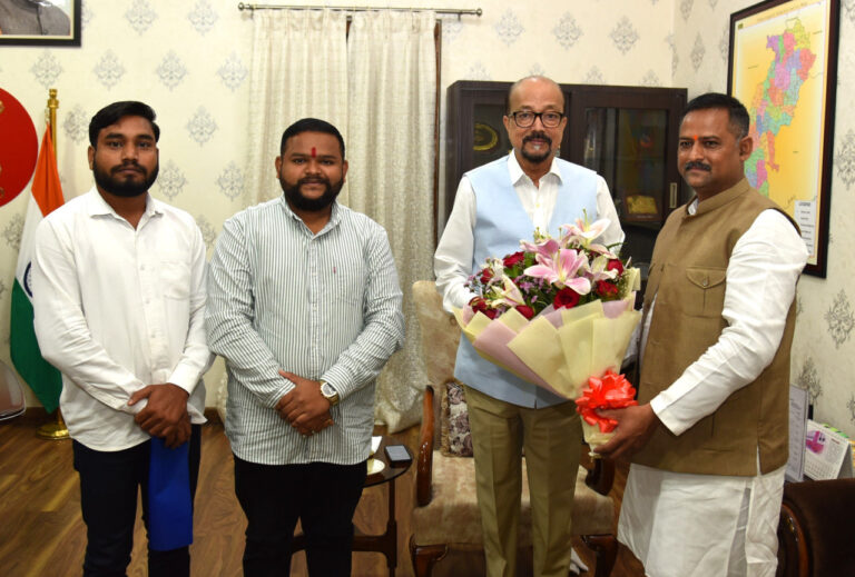 राज्यपाल रमेन डेका से अखिल भारतीय कुर्मी क्षत्रिय महासभा के प्रतिनिधिमंडल की सौजन्य मुलाकात….