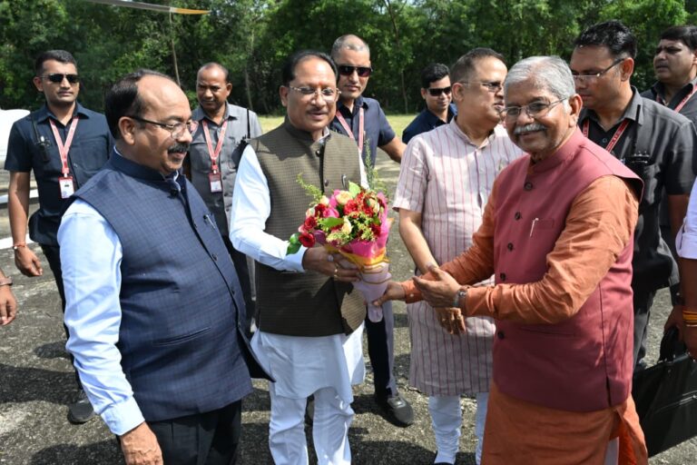 मुख्यमंत्री विष्णुदेव साय का बिलासपुर आगमन पर आत्मीय स्वागत….