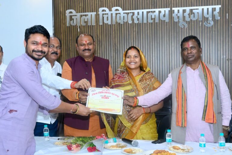 सेवा संकल्प अभियान का आगाज, एक माह तक होंगे जनसेवा और जनभागीदारी के विविध आयोजन, जिला चिकित्सालय सूरजपुर में रक्तदान शिविर का शुभारंभ, मंत्री लक्ष्मी राजवाड़े ने रक्तदाताओं का बढ़ाया उत्साह…..
