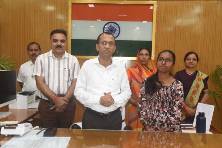 मुख्यमंत्री विष्णु देव साय की संवेदनशील पहल से पूजा के डॉक्टर बनने के सपने को मिला संबल, आर्थिक तंगी और 66 प्रतिशत दिव्यांगता को मात देकर पूजा ने हासिल की नीट में सफलता…