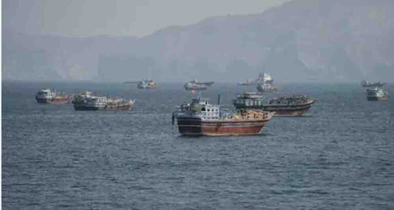 होर्मुज में ‘चुंबक बम’ से पहली बार हमला, 27 भारतीय नाविकों वाले तेल टैंकर को बनाया निशाना