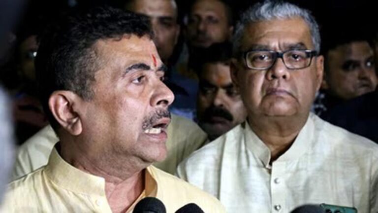 कोलकाता दुर्गा पूजा पंडाल में भगदड़ के बाद बड़ा फैसला, सुरक्षा जांच के लिए बनेगी उच्चस्तरीय समिति