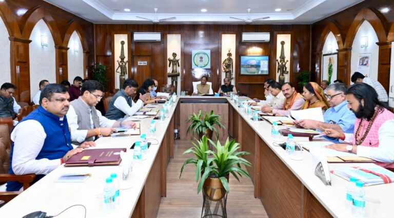नवरात्रि के शुभ अवसर पर साय कैबिनेट का बड़ा फैसला, मंत्रिपरिषद की बैठक में पारित हुआ ‘शुभ प्रस्ताव’; प्रेस वार्ता में हुआ खुलासा…..