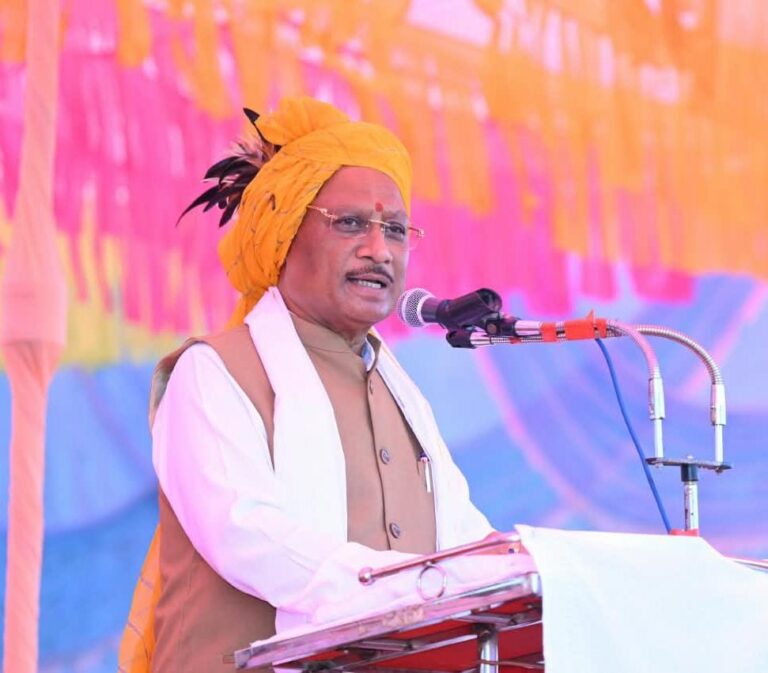 विजयादशमी सत्य और धर्म की विजय का पर्व, अपने भीतर की बुराइयों पर विजय पाकर प्रेम और सद्भाव के साथ आगे बढ़ने की प्रेरणा देता है : मुख्यमंत्री साय……
